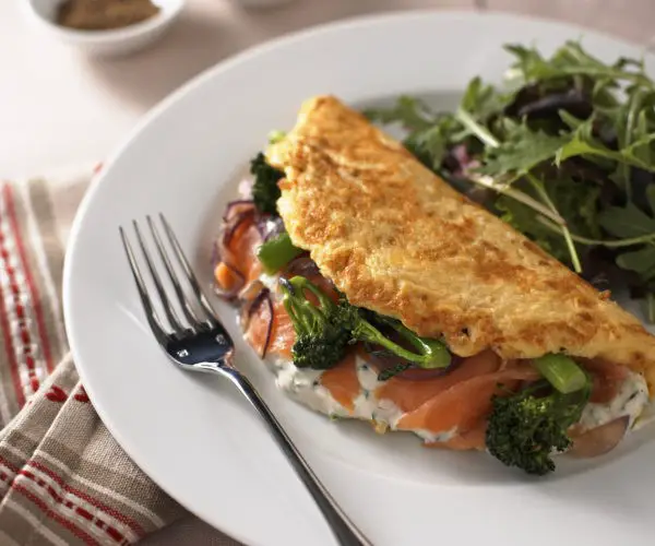 cheap healthy meals for college students-Smoked salmon omelet